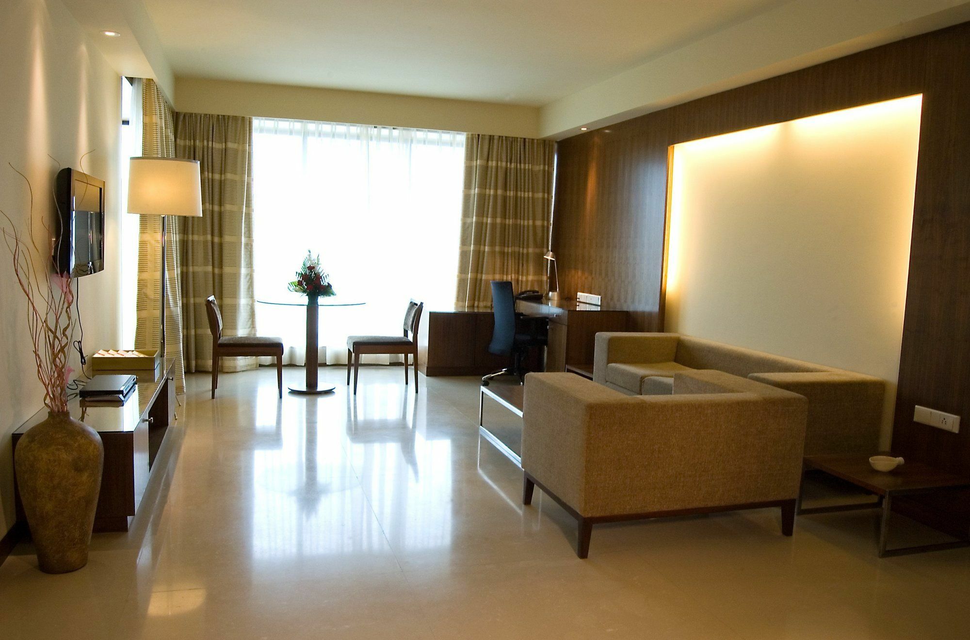 Four Points By Sheraton Navi Mumbai, Vashi Exterior foto