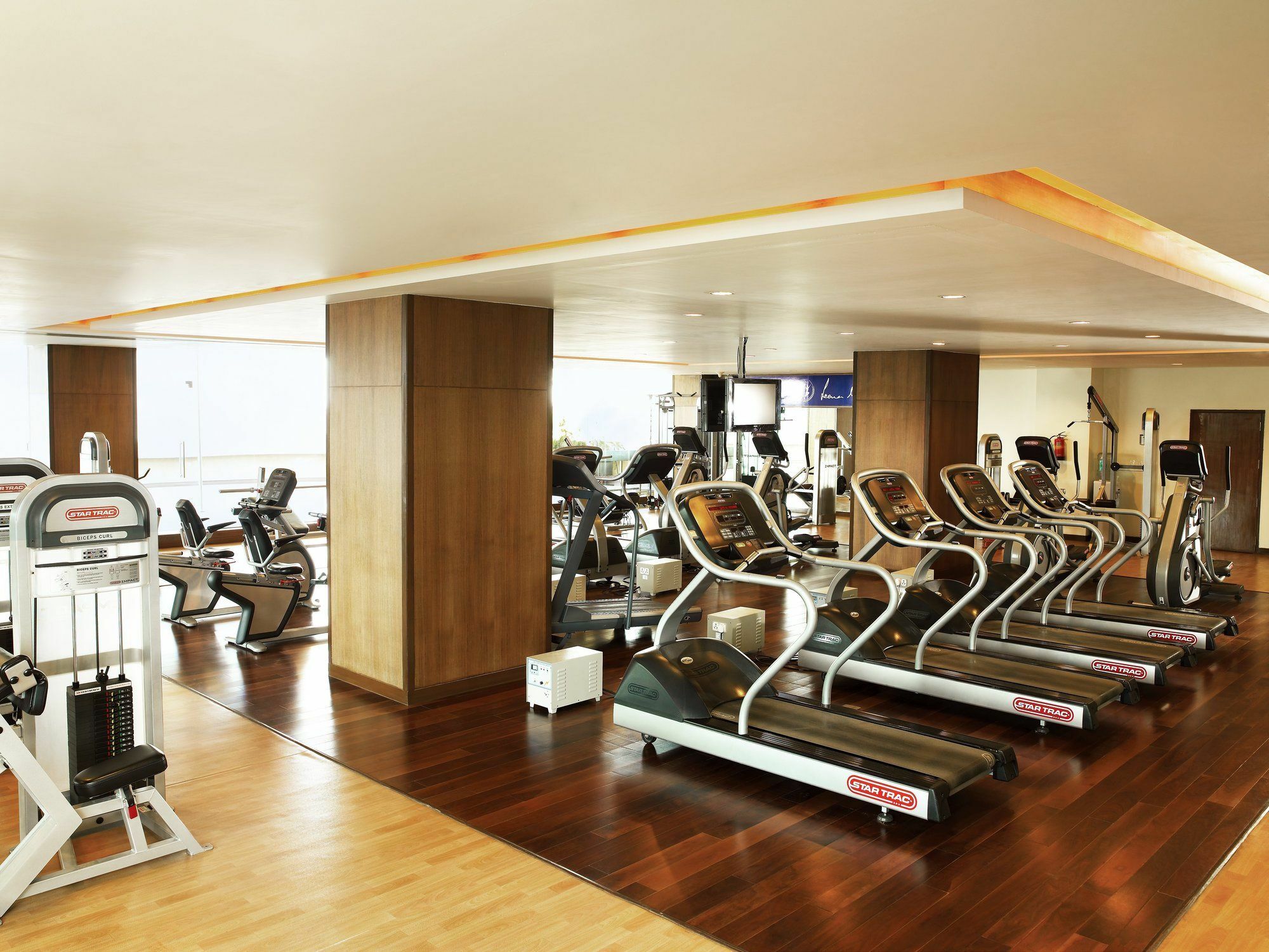 Four Points By Sheraton Navi Mumbai, Vashi Exterior foto